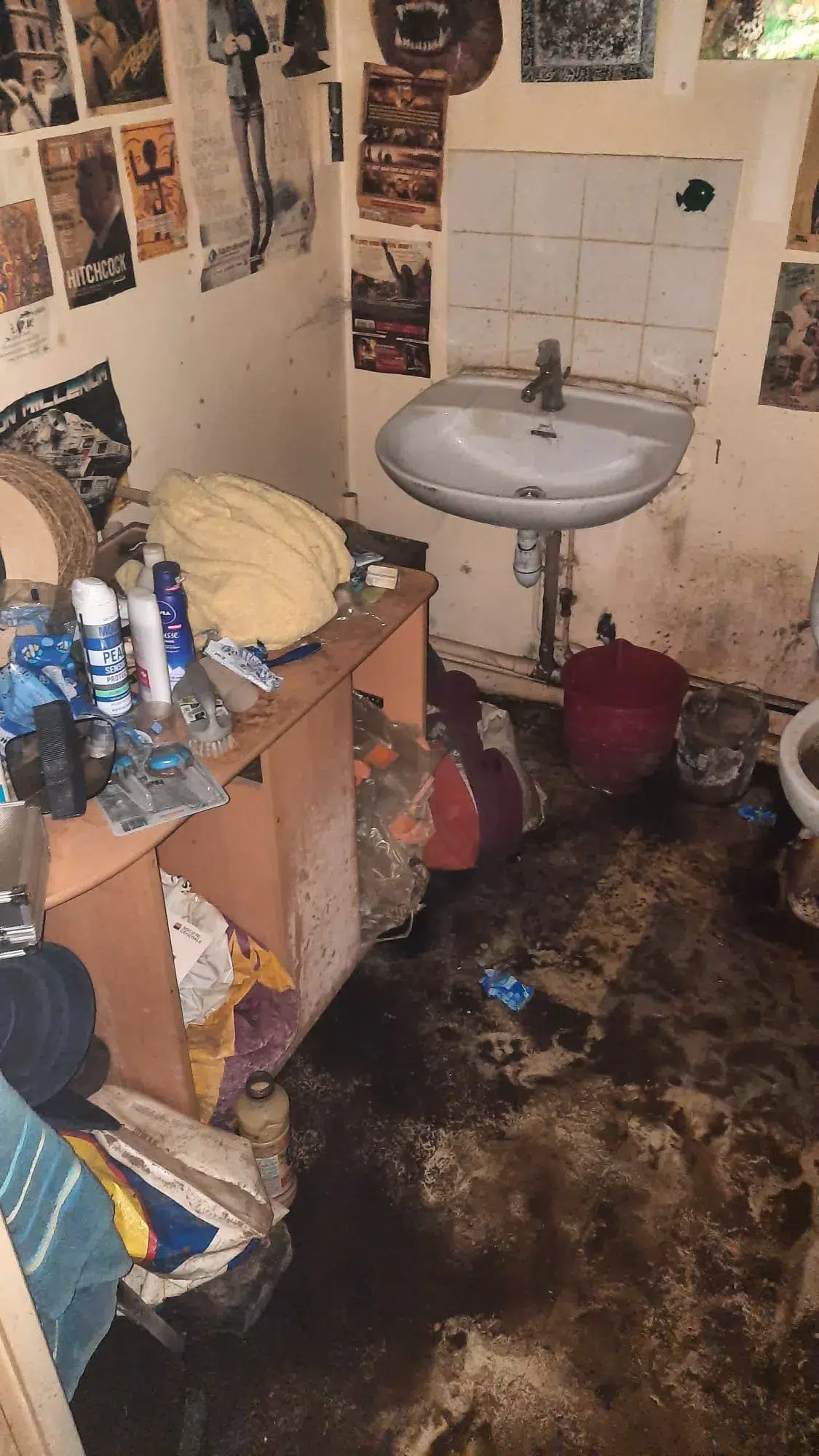 Intervention nettoyage logement insalubre - équipe Novalia Services à Paris 3e arrondissement