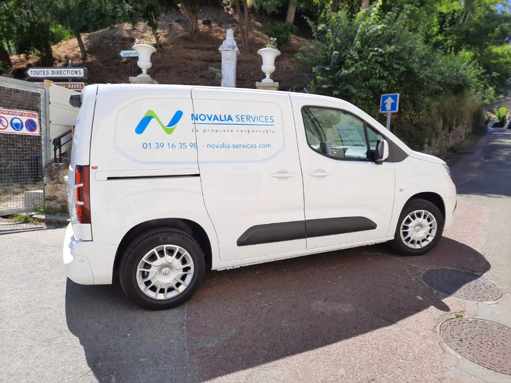Véhicule Novalia Services - Intervention urgente nettoyage après incendie à Déville-lès-Rouen en Seine-Maritime 76